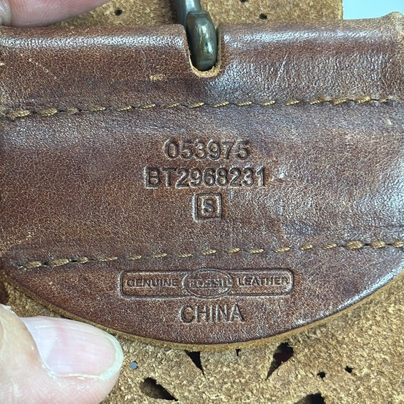 (Z6) Fossil leather belt with cut-out design, size M - Picture 4 of 8